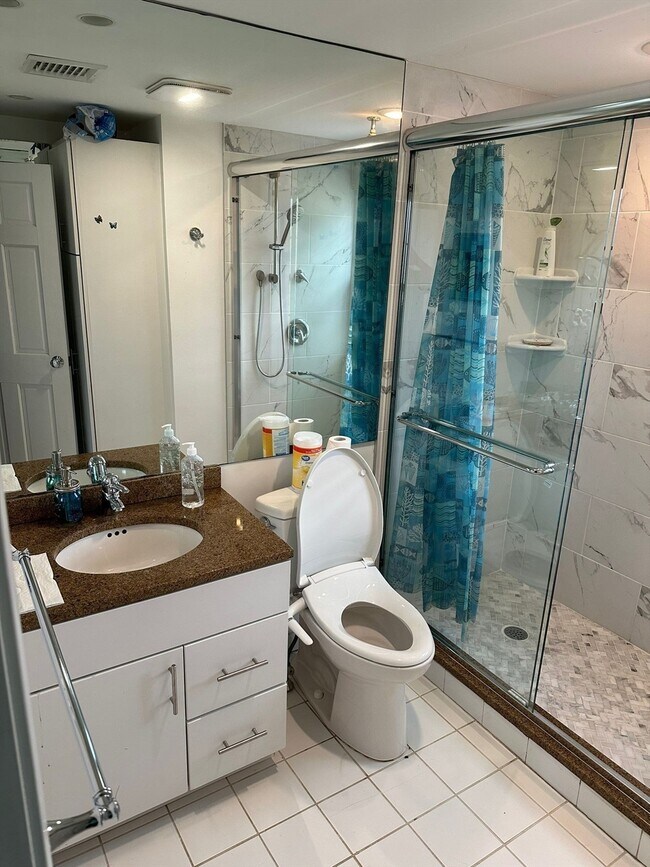 Photo - 715 Hammond St