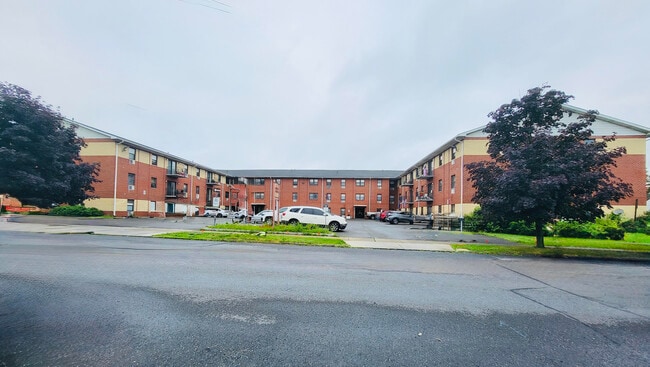 Building Photo - Hampton Commons