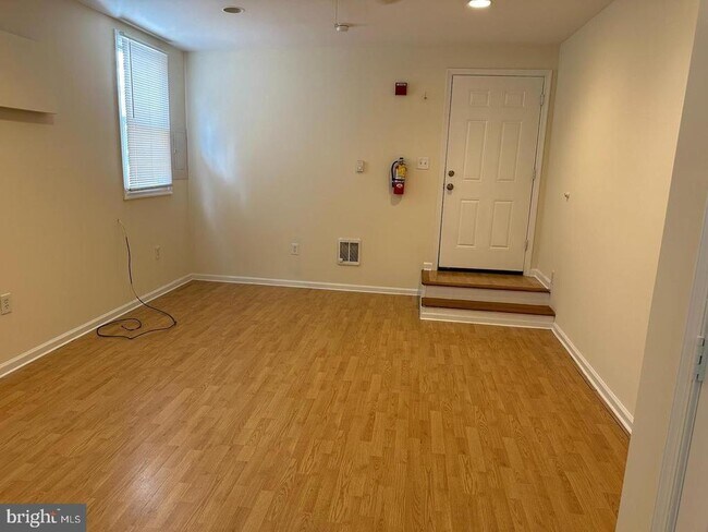 Photo - 1502 Brown St
