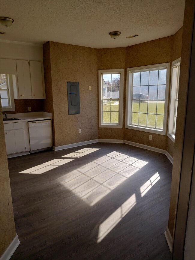 Photo - 301 Archer Dr