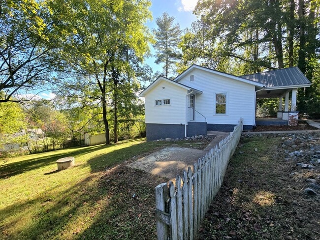 Photo - Cozy Lenoir 2/1 Bungalow with Fenced Yard ...