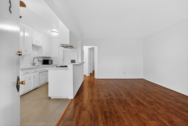 Building Photo - 2325 2nd St