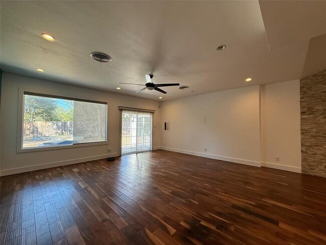Photo - 5814 Gloucester Ln