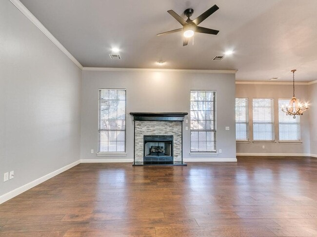 Photo - 17121 Kemble Ln