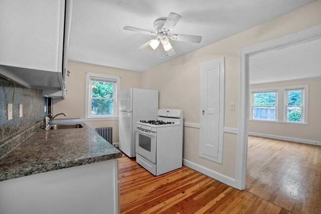 Photo - 431 Adams St Unit 3