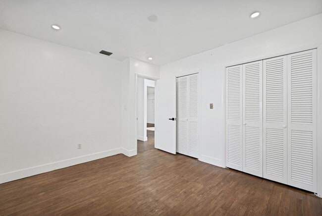 Photo - 238 SW 7th St