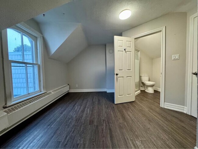 Photo - 3-8 Peel St Barrie Ontario L4M 3K8 Unit 3