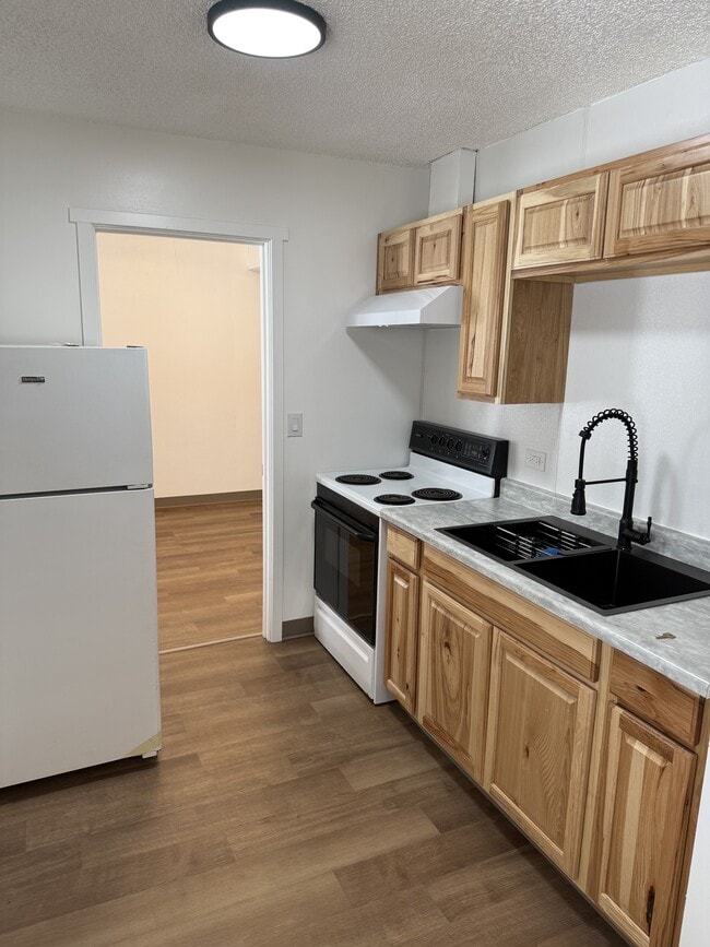 Building Photo - 401 Slater St Unit 7