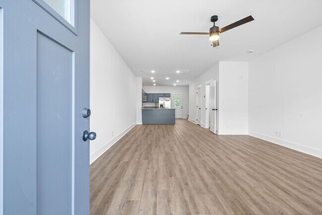 Photo - Luxury Townhome For Rent Near Billy Dunlop Park!