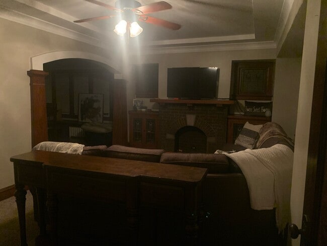 Family Room Pic 2 - 422 W Harrison Ave Unit 422