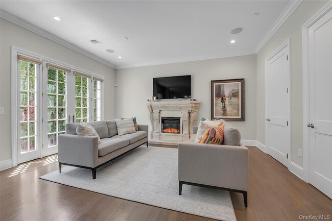 Photo - 402 Grist Mill Cir
