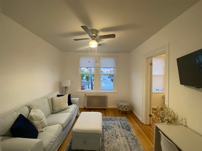 Photo - 821 Grand Ave Unit Front furnished apartment