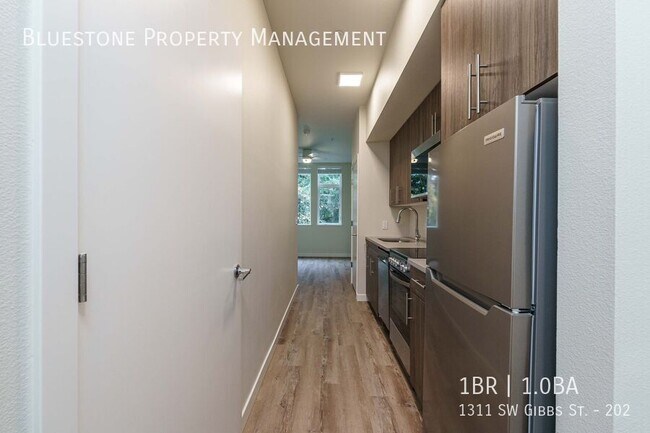 Photo - 1311 SW Gibbs St Unit 202