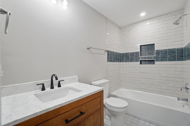 Photo - 930 Bond Ave