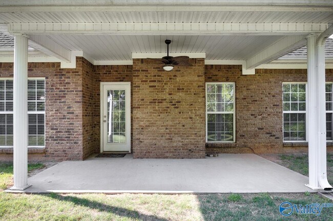 Photo - 108 Blackwood Dr NW