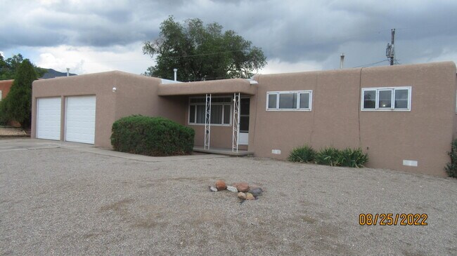 Photo - 9900 Mesa Arriba Ave NE House
