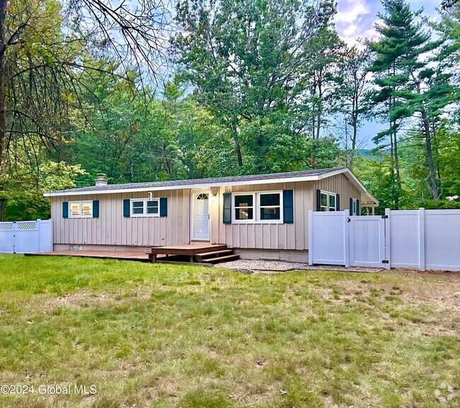 Ambershire Houses for Rent Queensbury NY 1 Houses