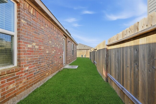 Photo - 340 Barrel Cactus Dr