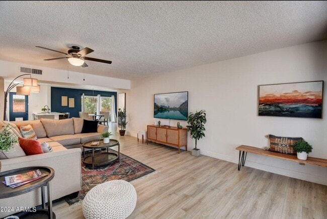 Photo - 1015 E Concorda Dr