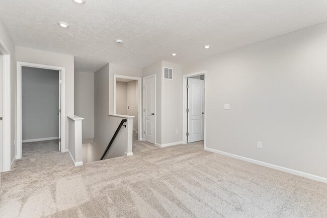 Photo - 620 Hogrefe Rd