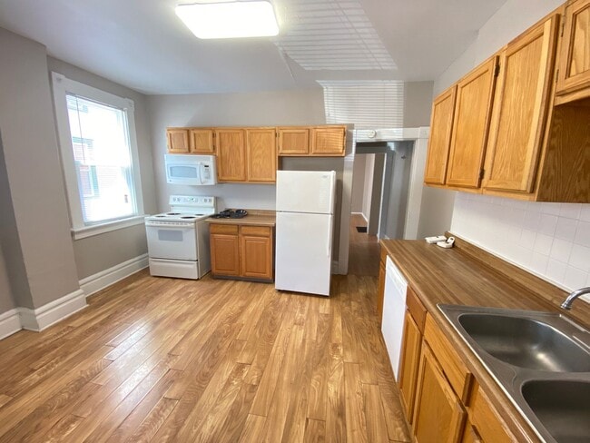 Photo - Hunter Ave 1444-1446 ONYX Unit 1444
