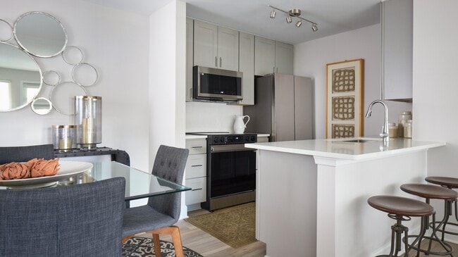Photo - Lakeside Apartments