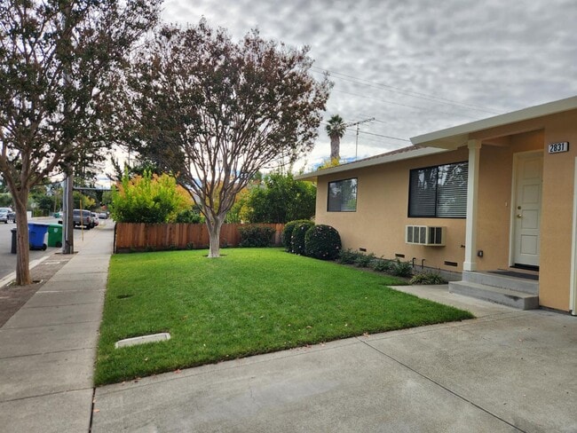 Photo - 2831 Marin St
