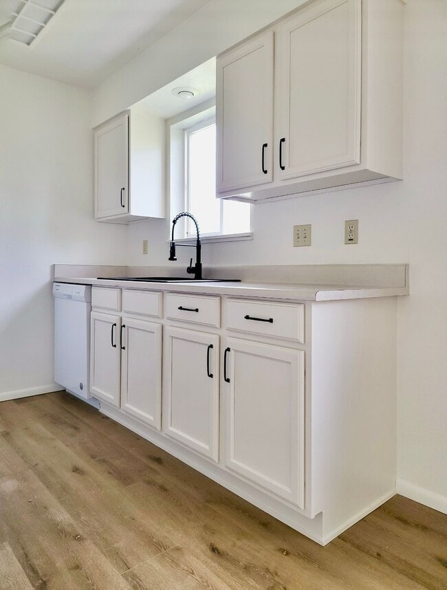 Building Photo - Newly Renovated Farmhouse style unit with new mini split for heating and cooling and garage
