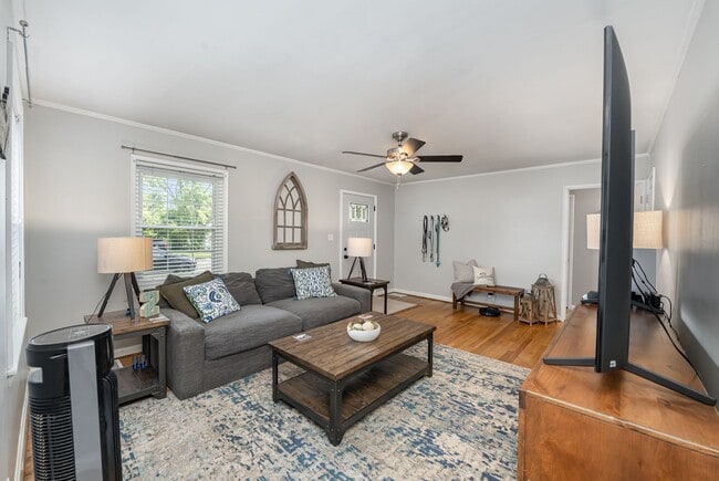 Photo - 1633 Sunset Dr