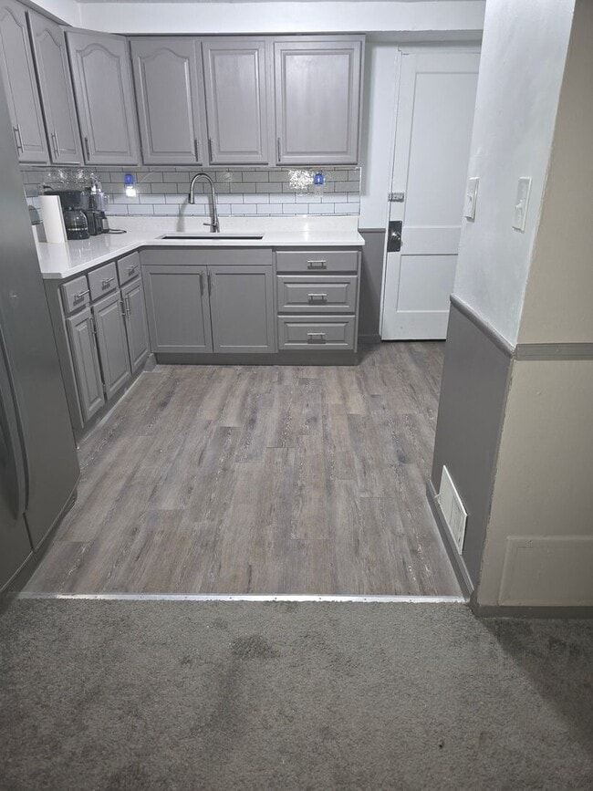 Photo - 650 E 130th St