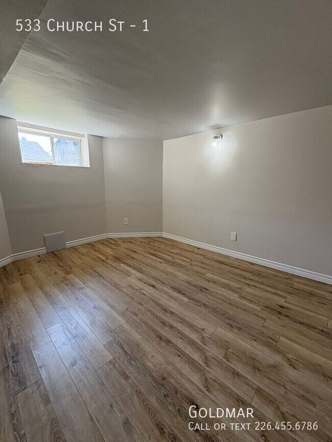 Photo - 533 Church St