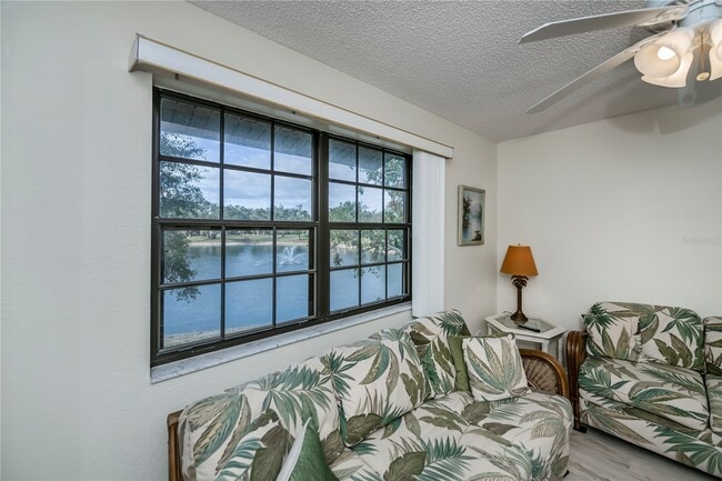 Photo - Oaks III - U201