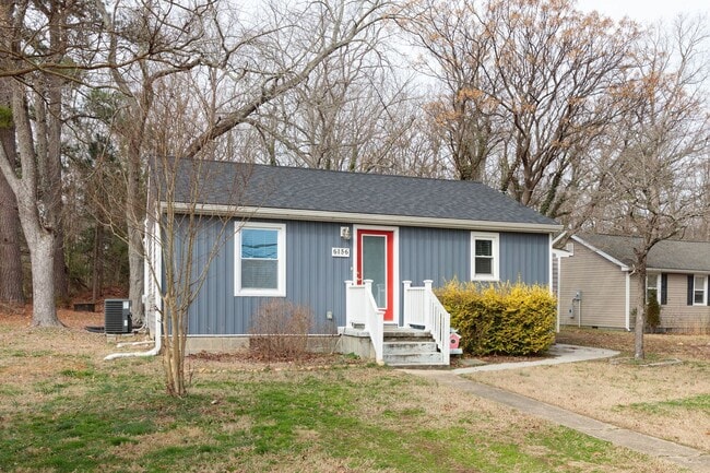 Photo - 2 Bedroom, 1 Bath Rental in North Chesterfield ***Available Early May***