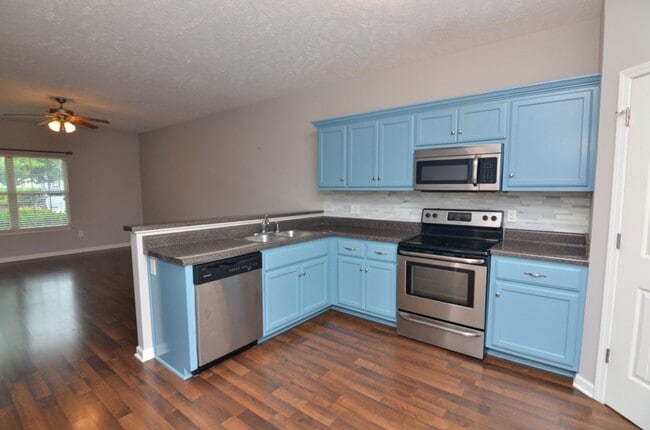 Photo - 2455 New Holland Cir