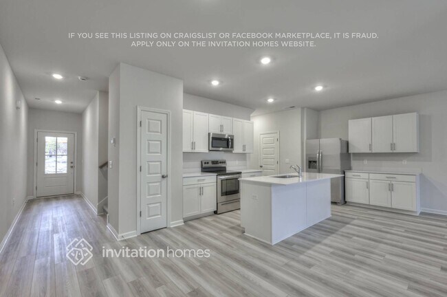 Photo - 1003 Legacy Ct