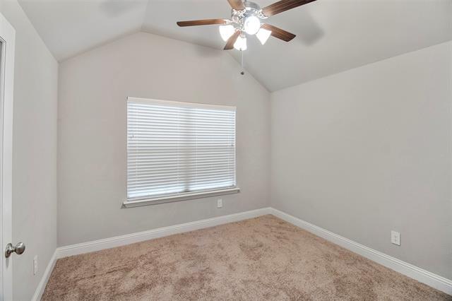 Photo - 525 Redbud Dr