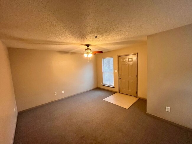 Photo - 5005 Chancellor Square Unit A