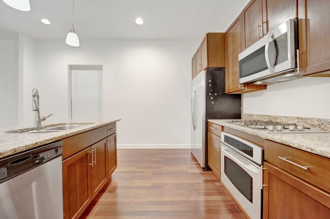 Photo - 1010 W Dakin St