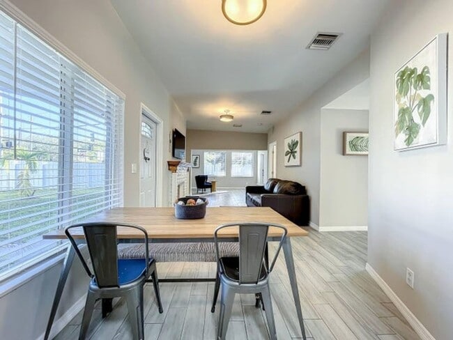 Photo - 1500 SW 12th Ct