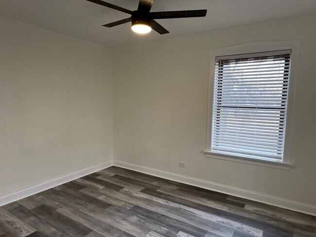 Photo - 7227 N Wolcott Ave Unidad 1