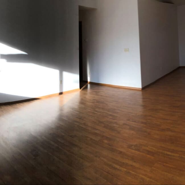 Photo - 501 E Walnut Cir