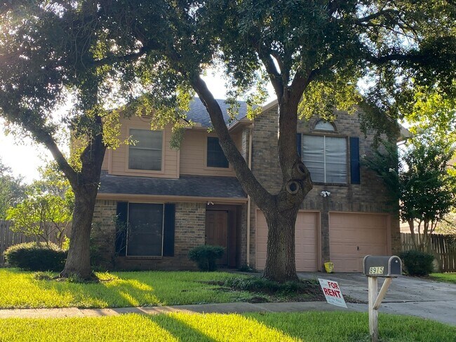 Photo - 8915 Weyburn Grove Dr