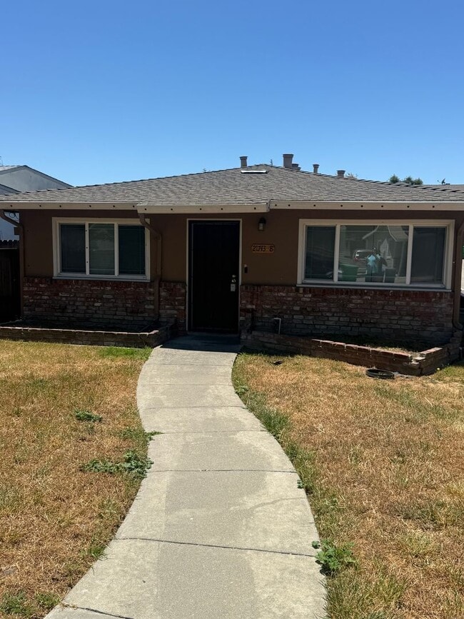 Building Photo - Fully Remodeled 3 Bed / 2.5 Bath Home in Hayward's Cherryland Neighborhood Unit 8