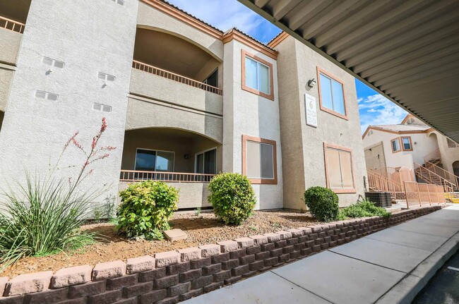 Upstairs condo Russell & Mountain Vista - Upstairs condo Russell & Mountain Vista