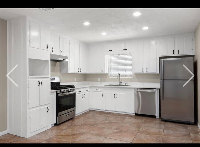 Photo - 2733 Stanford St