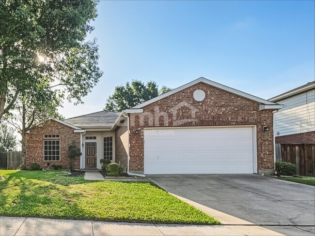 Building Photo - 2319 Dogwood Dr