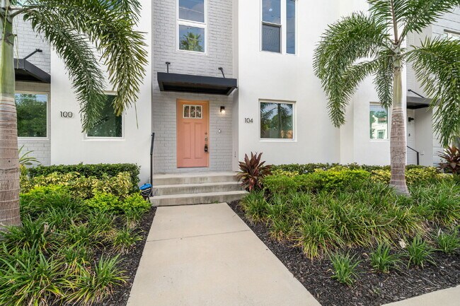 Photo - BEAUTIFUL Townhome For Rent in Downtown St...