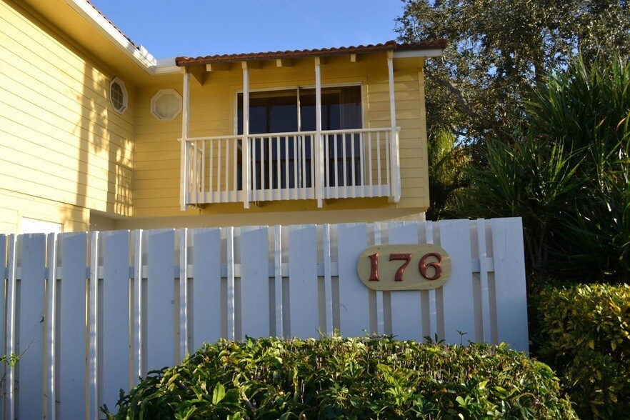 Photo - 176 Seabreeze Cir