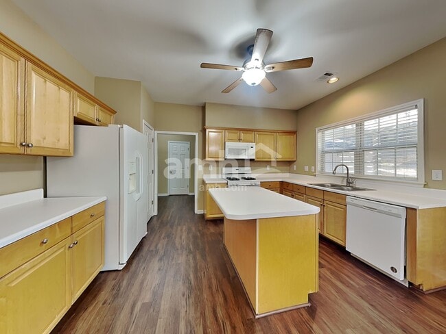 Photo - 5715 Oxborough Way