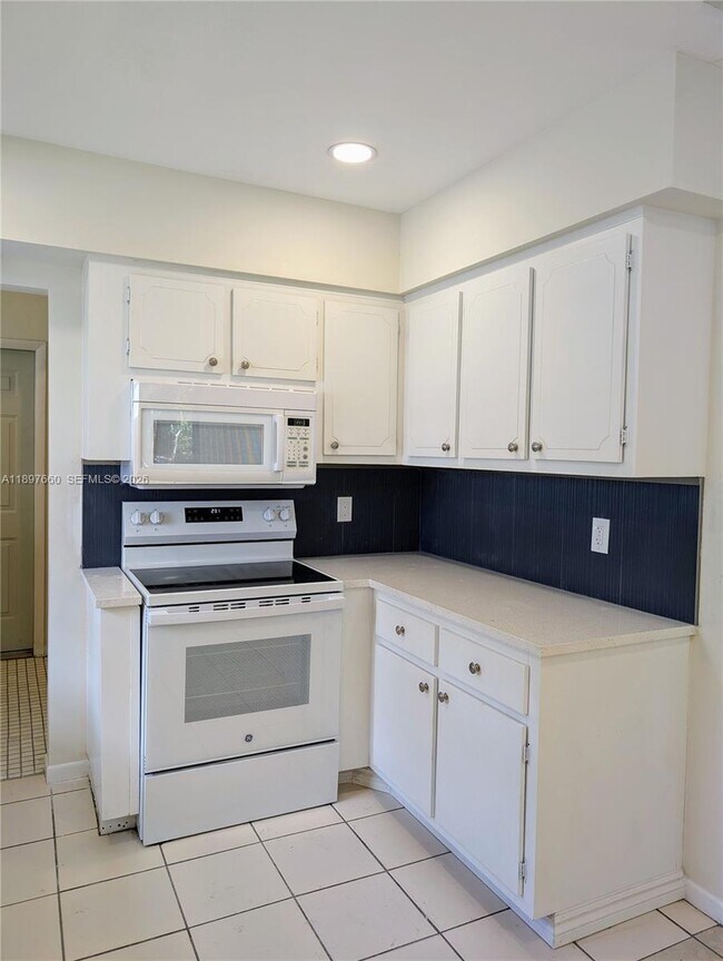 Photo - 856 Benevento Ave